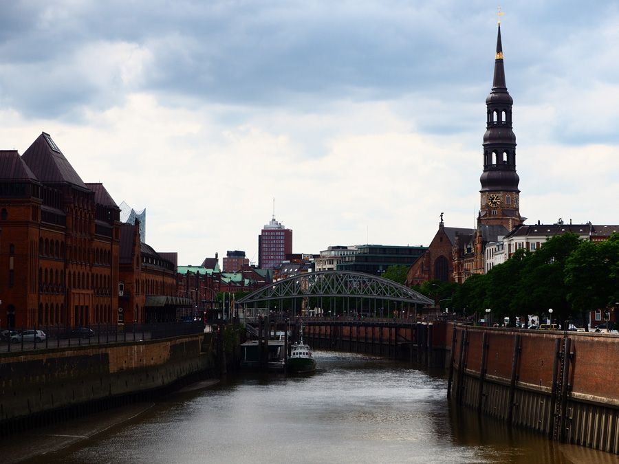 Mit dem Reisebus durch Hamburg - Ihre Stadtrundfahrt