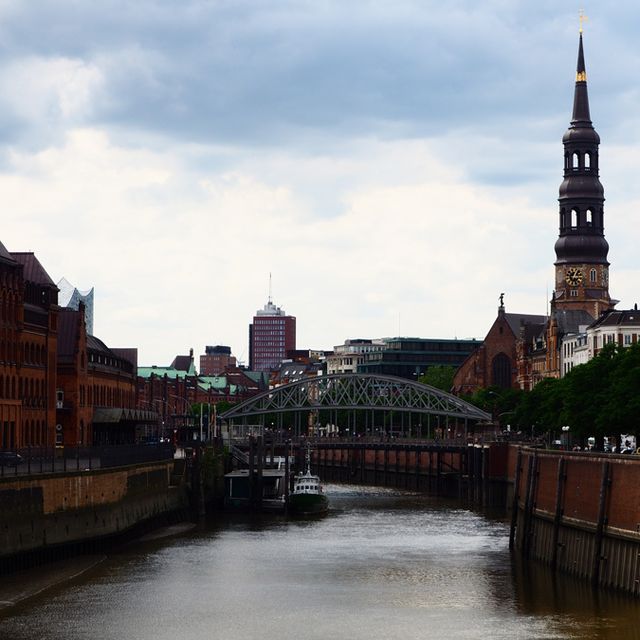 Mit dem Reisebus durch Hamburg - Ihre Stadtrundfahrt